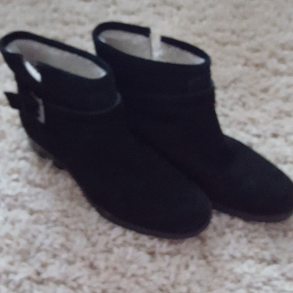 Ivanka Trump Black Suede Boots, 9, Sherpa Lined